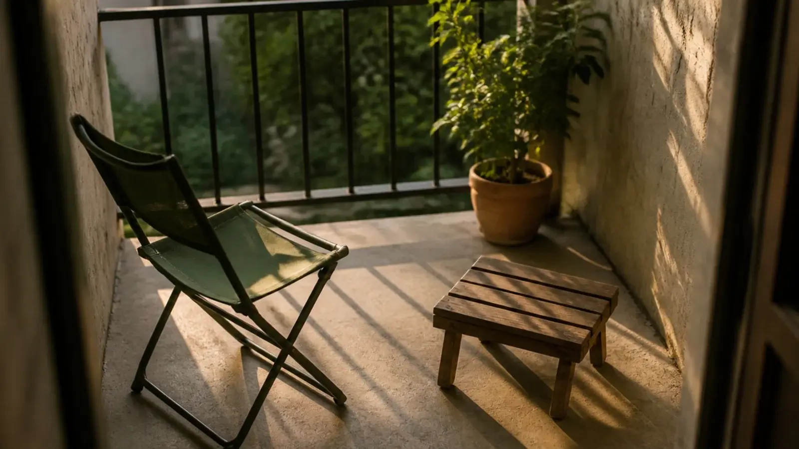 balcony chair and table placed on the diagonal across a narrow slab