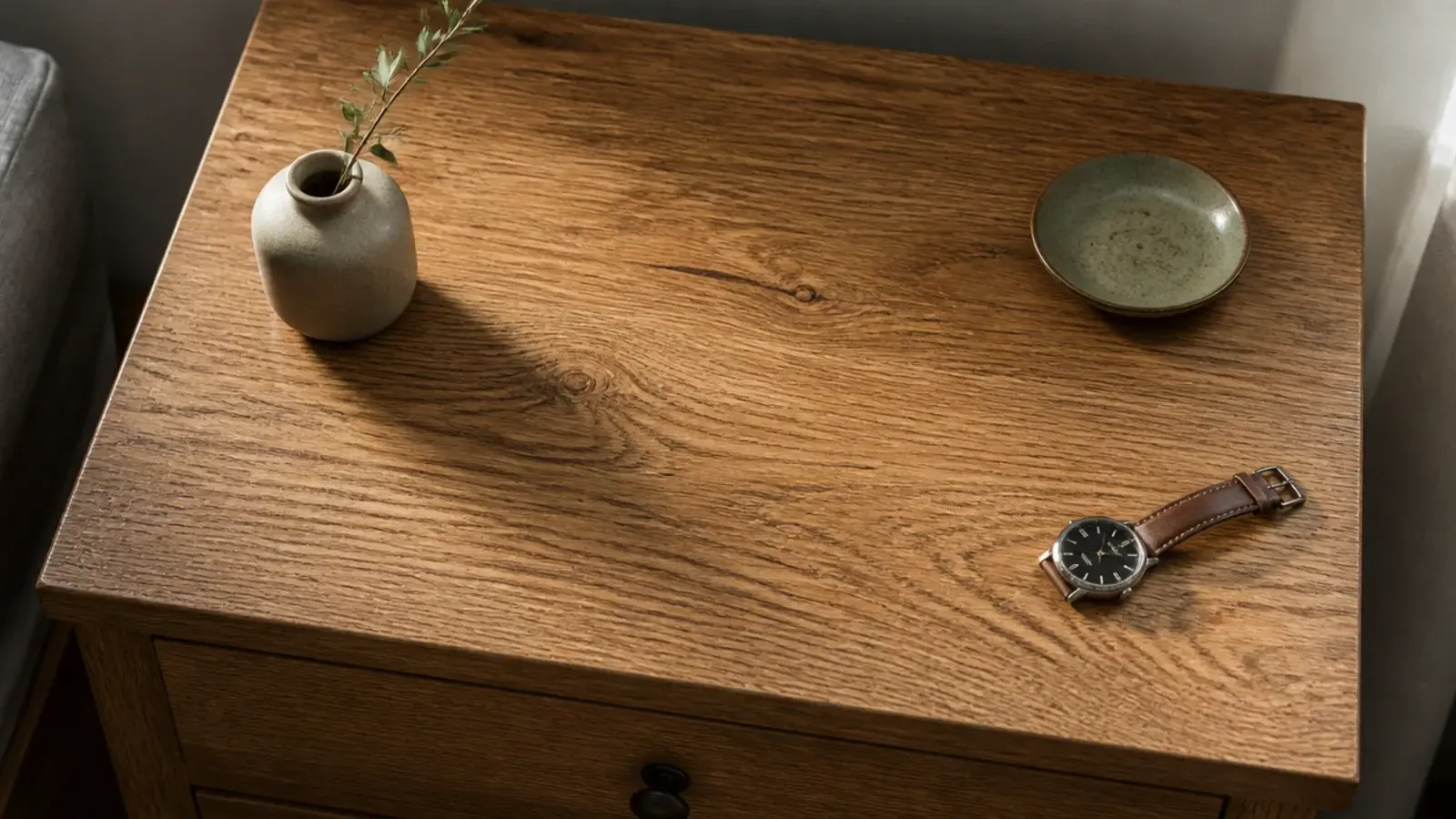 restrained nightstand arrangement showing clear space between three objects