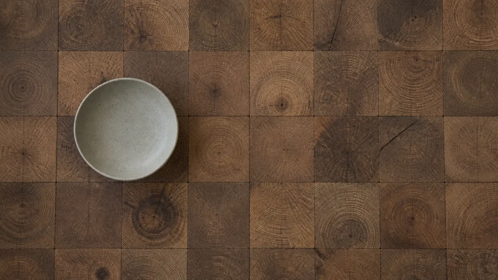 end grain tabletop showing a chequerboard of growth ring circles