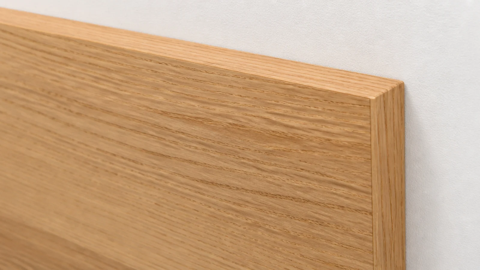 oak veneered mdf panel with a solid lipping along its exposed edge